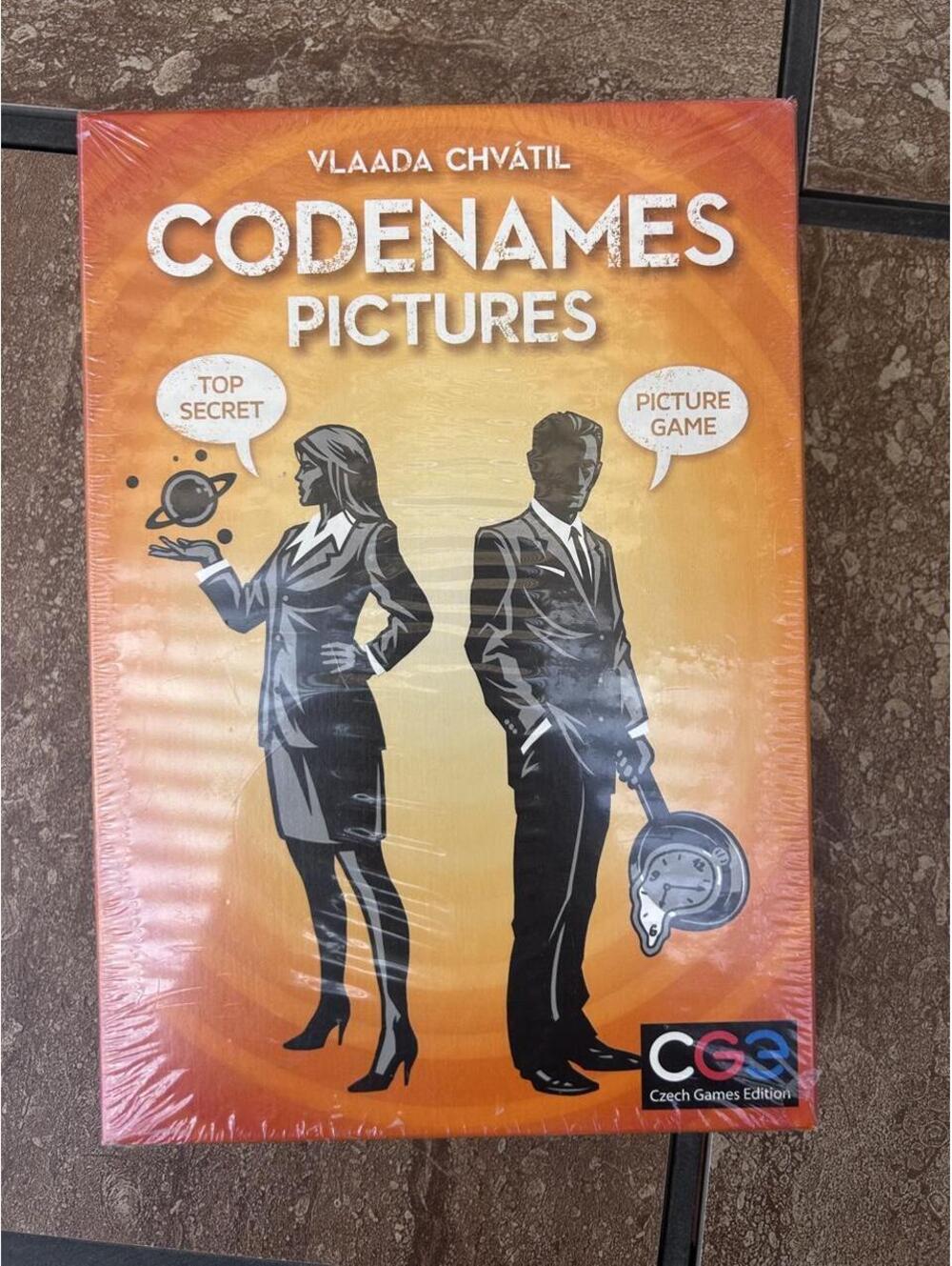 Codenames Pictures board game